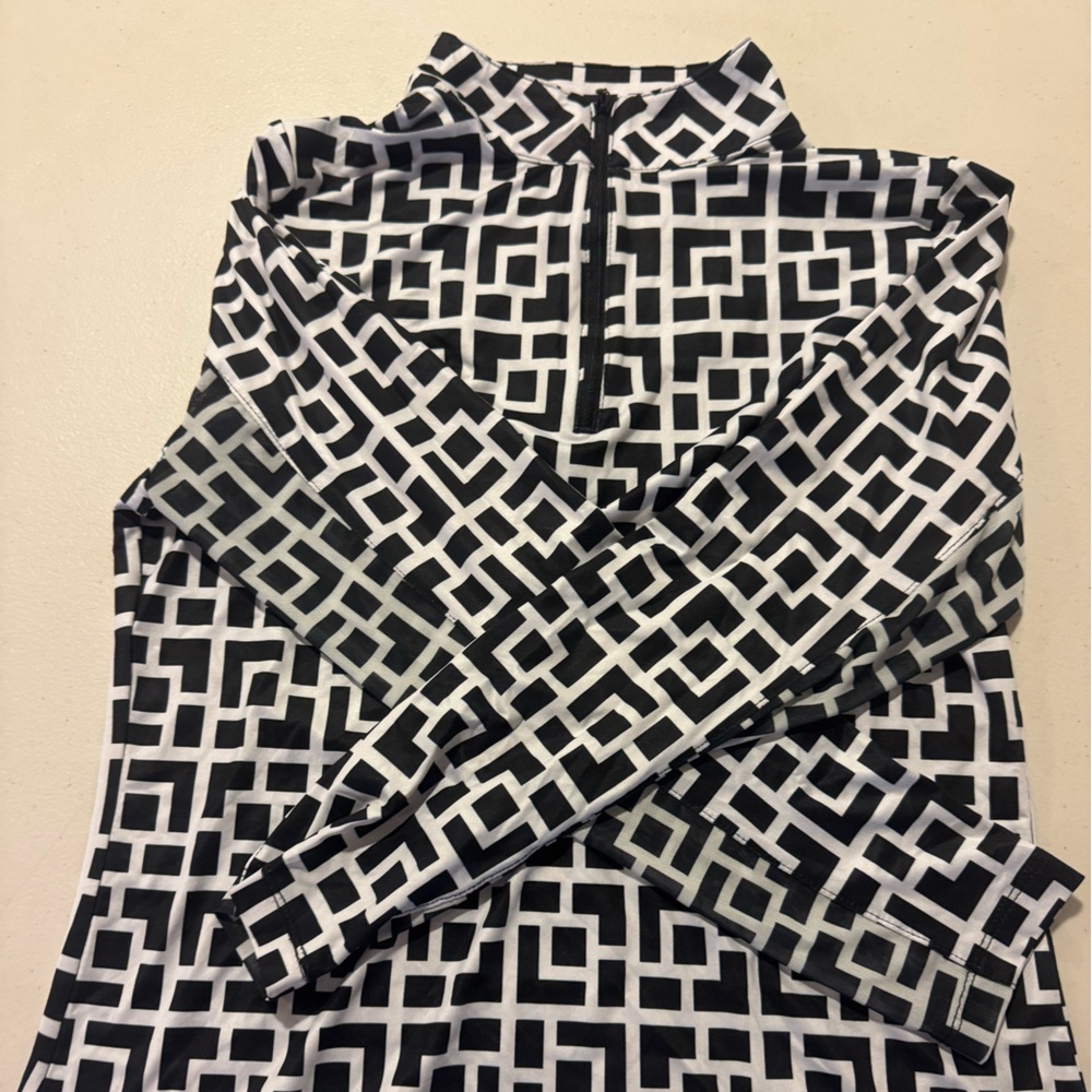 Gottex Black and White Geometric Long Sleeve Top and sleeveless set